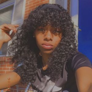 Meet your Posher, Ayona